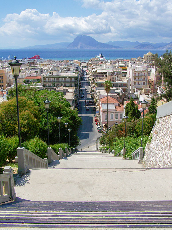 Η οδός Αγίου Νικολάου στην Πάτρα Η οδός Αγίου Νικολάου στην Πάτρα