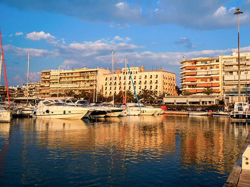 Ηλιοβασίλεμα στο λιμάνι της Πάτρας Ηλιοβασίλεμα στο λιμάνι της Πάτρας