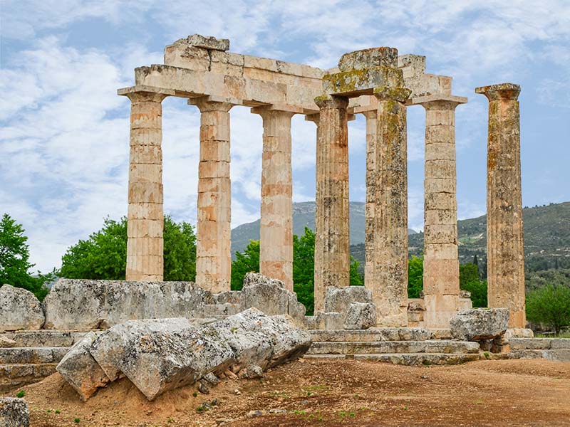 Ο ναός του Δία στην Αρχαία Νεμέα Ο ναός του Δία στην Αρχαία Νεμέα