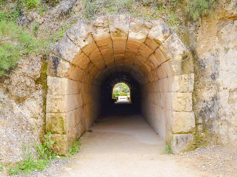 Η είσοδος του Σταδίου που το συνέδεε με τα αποδυτήρια Η είσοδος του Σταδίου που το συνέδεε με τα αποδυτήρια