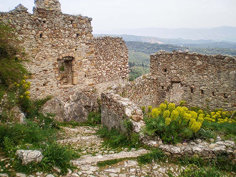 Μέρος των τειχών της καστροπολιτείας του Μυστρά Μέρος των τειχών της καστροπολιτείας του Μυστρά